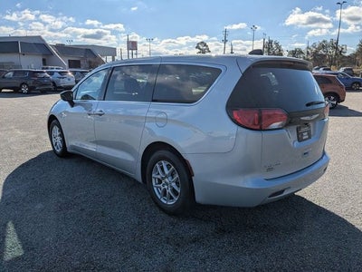 2024 Chrysler Voyager LX