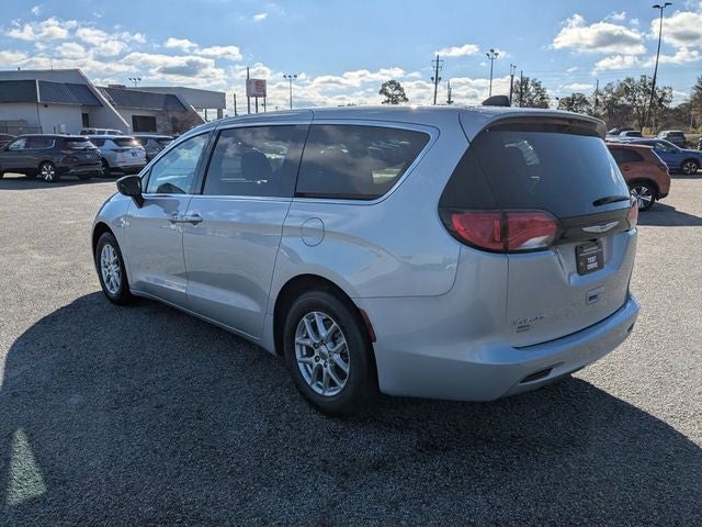 2024 Chrysler Voyager LX