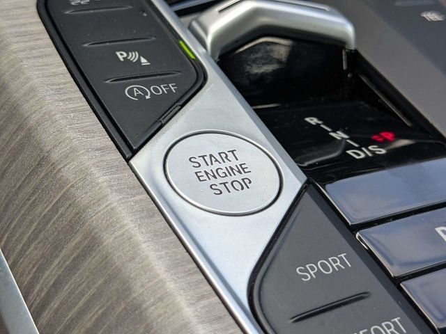 2025 BMW 3 Series 330i