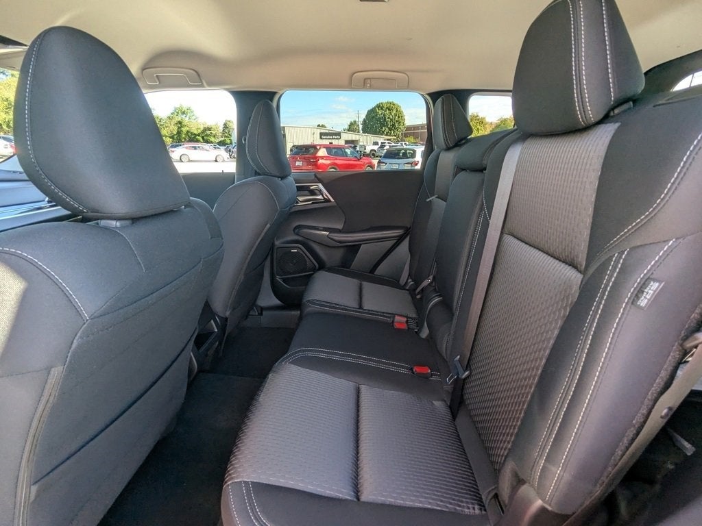 2025 Mitsubishi Outlander ES