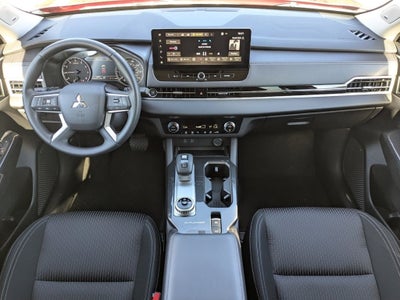 2025 Mitsubishi Outlander ES