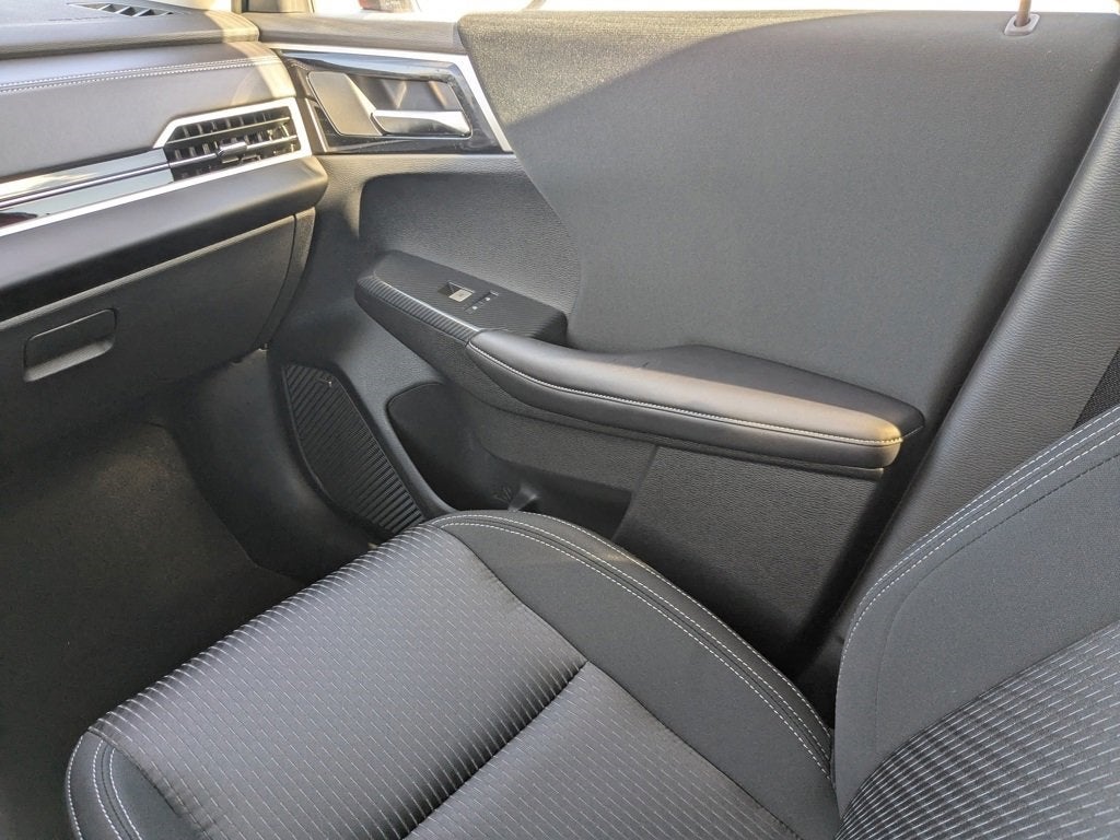 2025 Mitsubishi Outlander ES