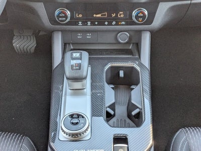 2025 Mitsubishi Outlander ES