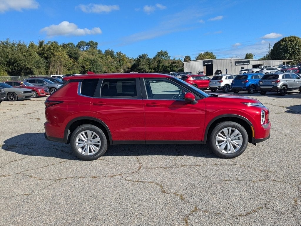 2025 Mitsubishi Outlander ES