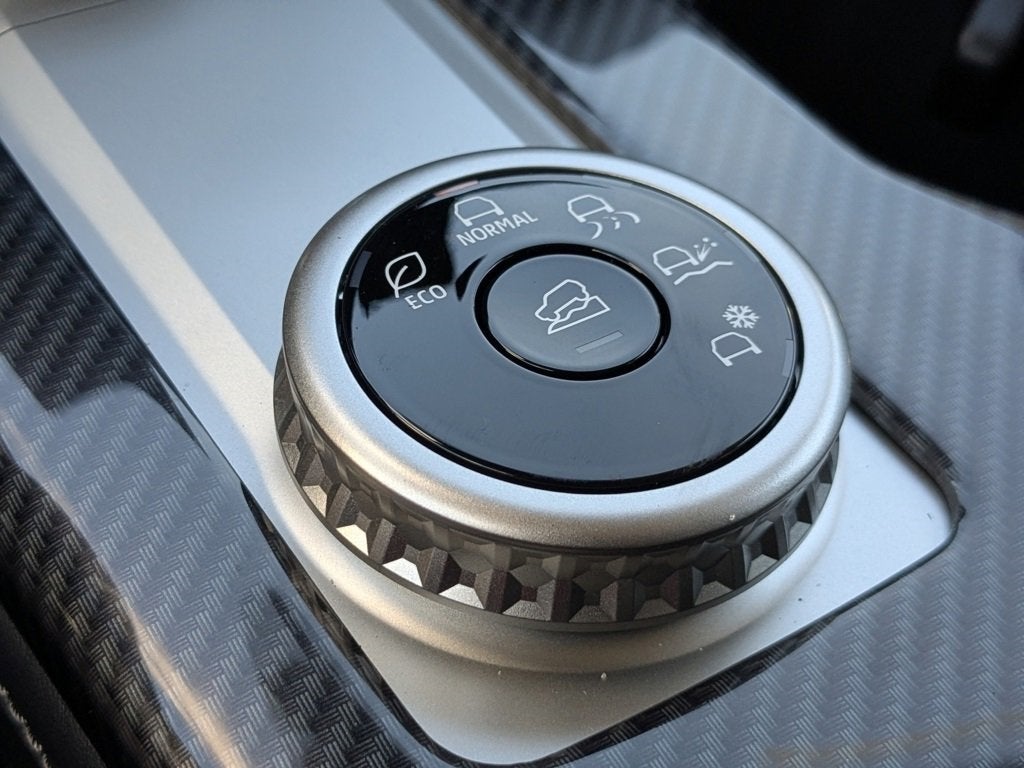 2025 Mitsubishi Outlander ES