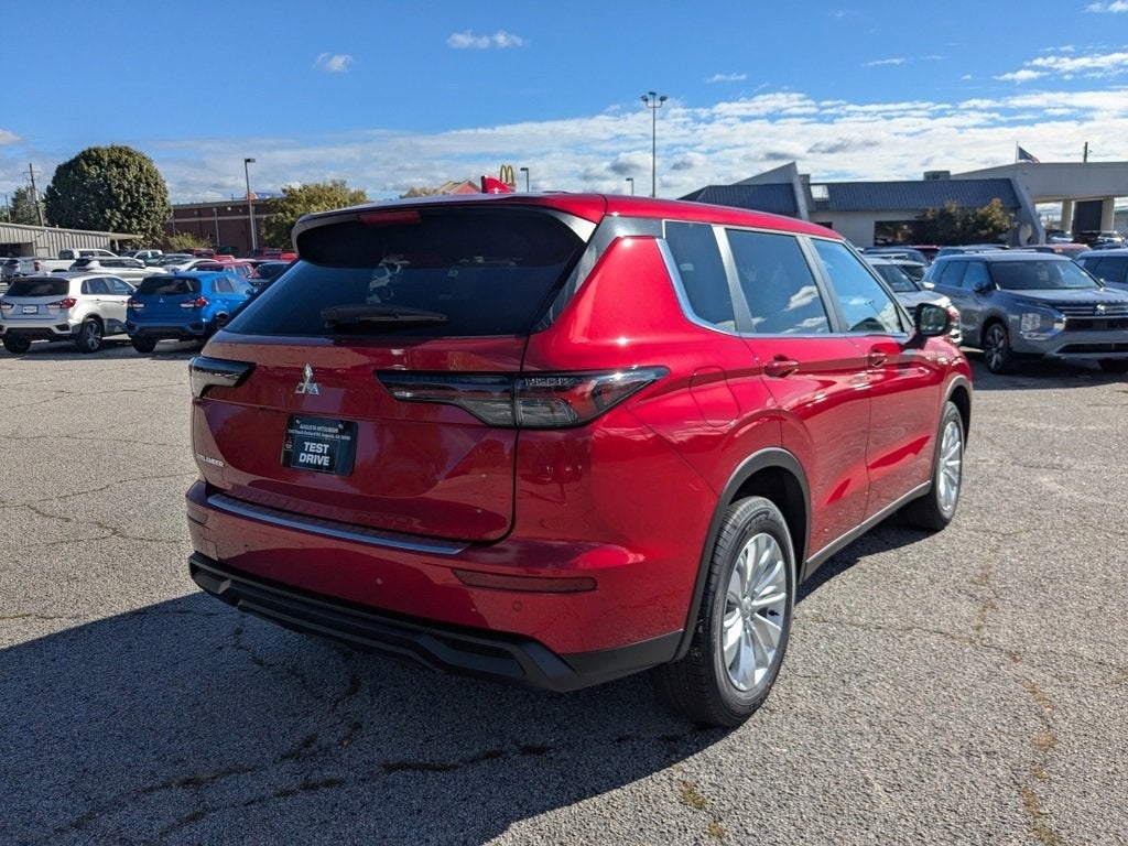 2025 Mitsubishi Outlander ES