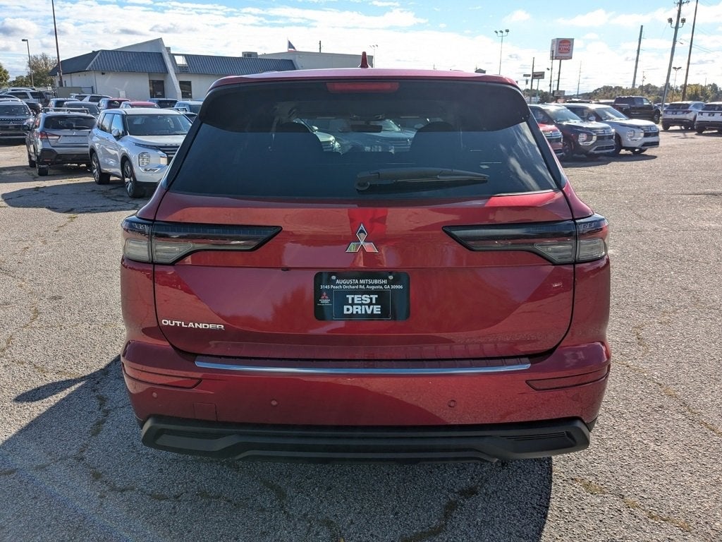 2025 Mitsubishi Outlander ES