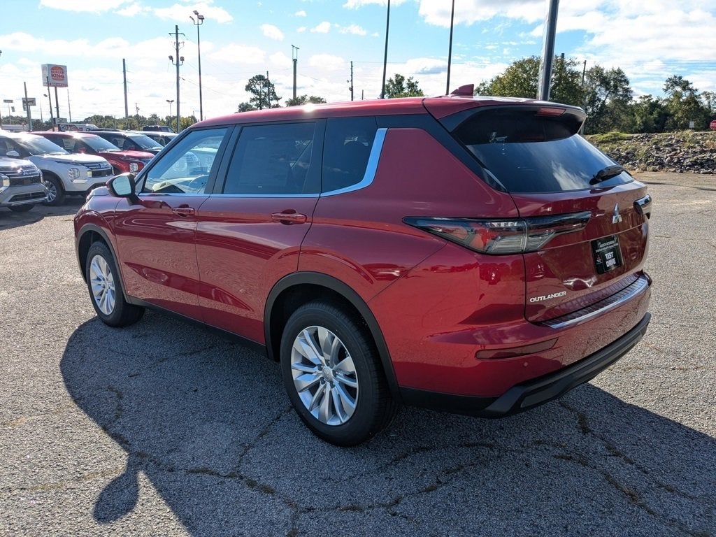 2025 Mitsubishi Outlander ES