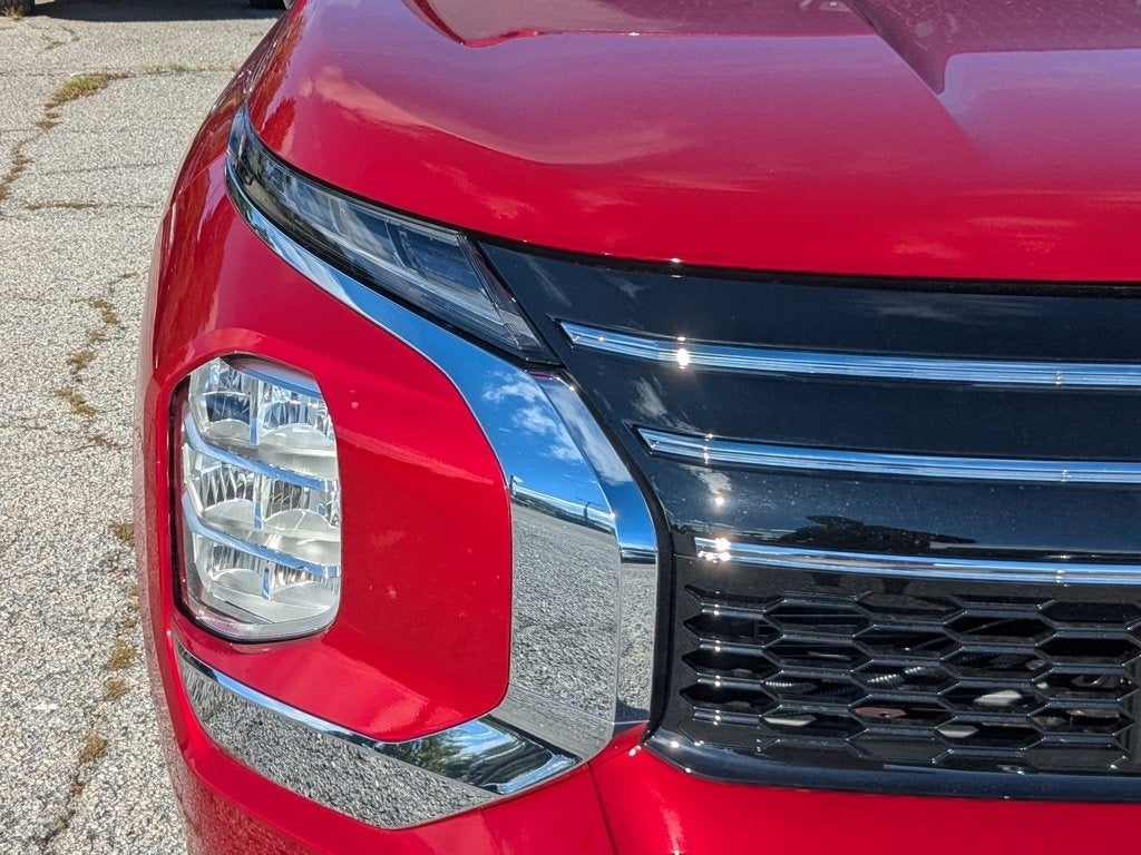 2025 Mitsubishi Outlander ES