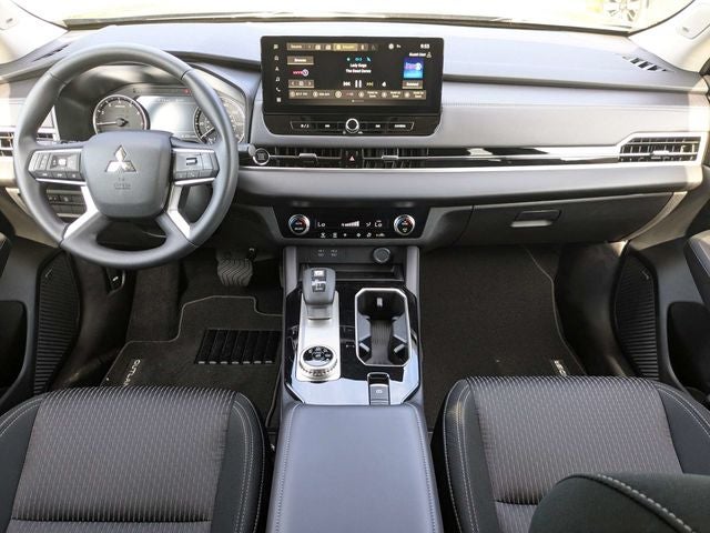 2026 Mitsubishi Outlander ES