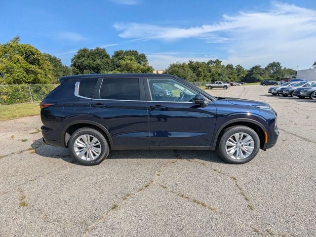 2026 Mitsubishi Outlander ES