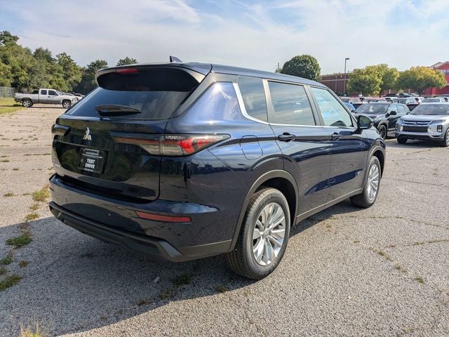 2026 Mitsubishi Outlander ES