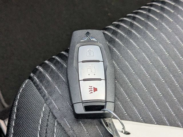 2026 Mitsubishi Outlander ES