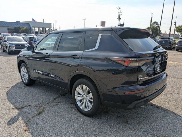 2026 Mitsubishi Outlander ES