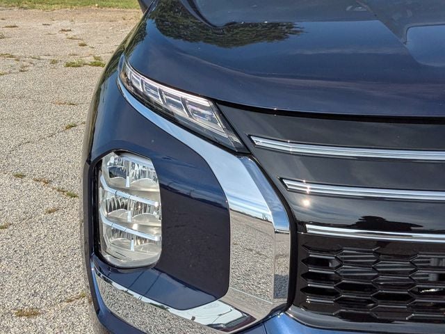 2026 Mitsubishi Outlander ES
