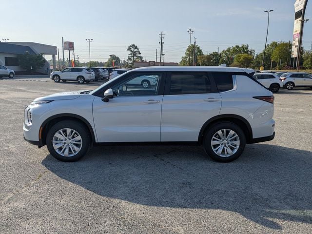 2026 Mitsubishi Outlander ES