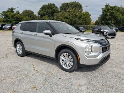 2026 Mitsubishi Outlander ES