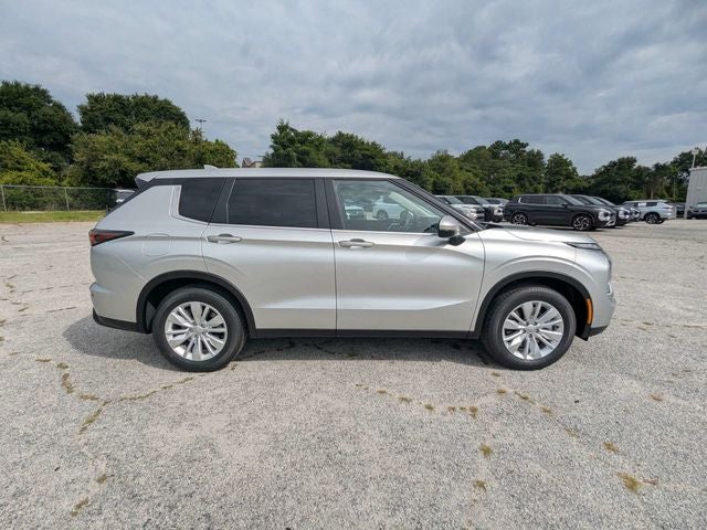 2026 Mitsubishi Outlander ES