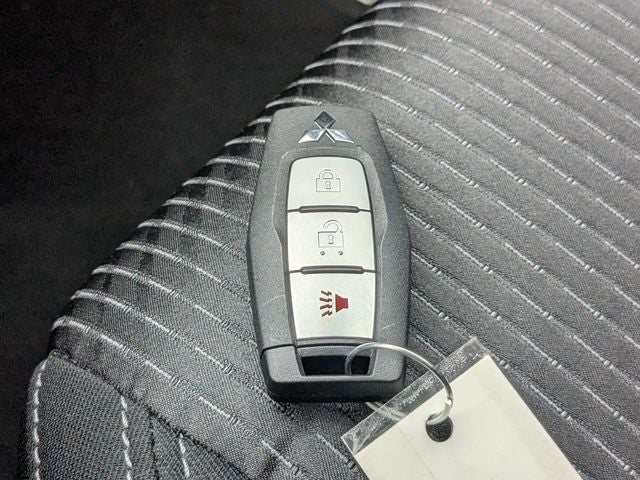 2026 Mitsubishi Outlander ES