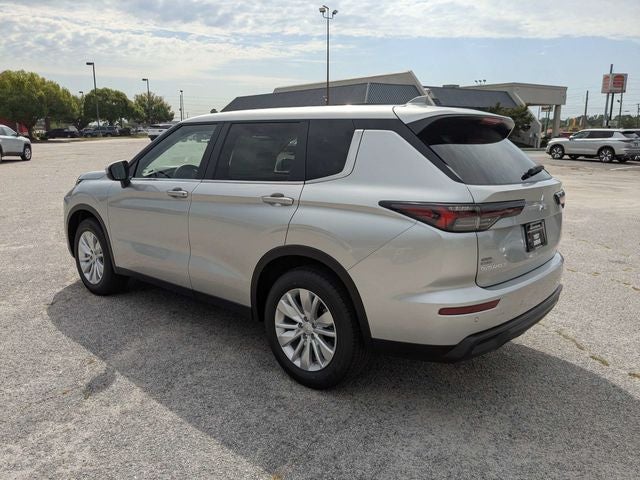 2026 Mitsubishi Outlander ES