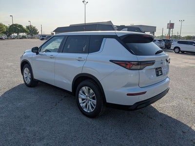 2026 Mitsubishi Outlander ES