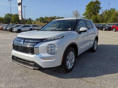 2026 Mitsubishi Outlander ES