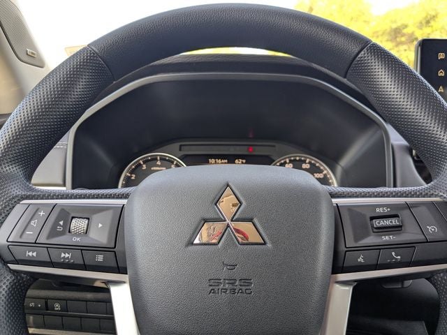 2026 Mitsubishi Outlander ES