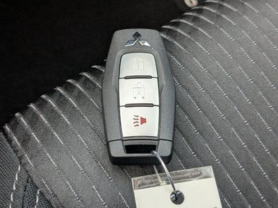 2026 Mitsubishi Outlander ES