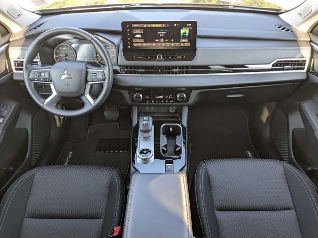 2026 Mitsubishi Outlander ES