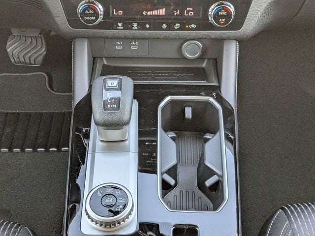 2026 Mitsubishi Outlander ES