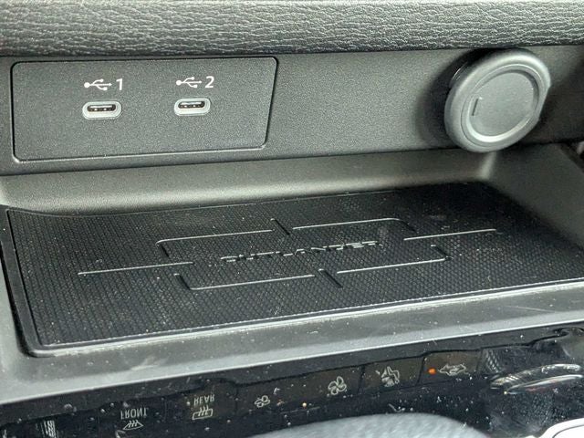 2026 Mitsubishi Outlander ES