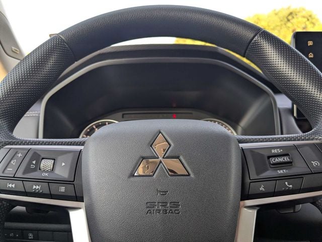 2026 Mitsubishi Outlander ES
