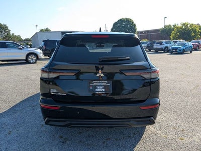 2026 Mitsubishi Outlander ES