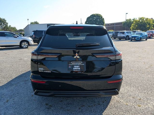 2026 Mitsubishi Outlander ES