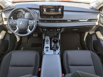 2026 Mitsubishi Outlander ES