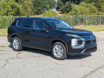 2026 Mitsubishi Outlander ES