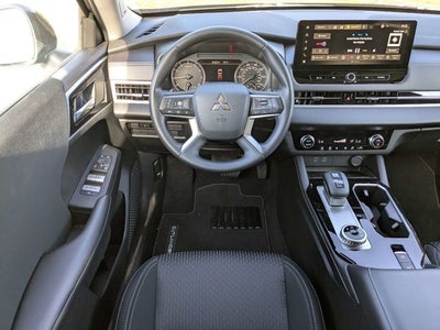 2026 Mitsubishi Outlander ES