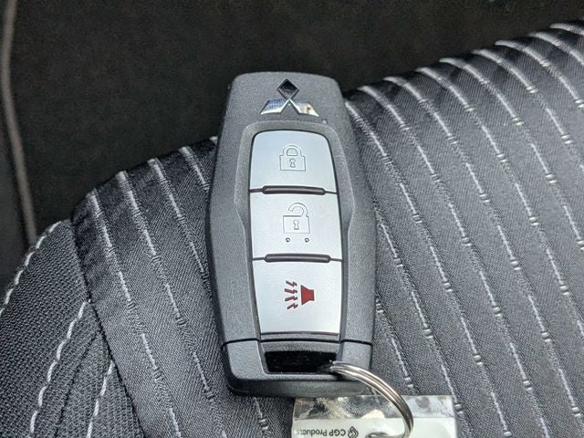 2026 Mitsubishi Outlander ES