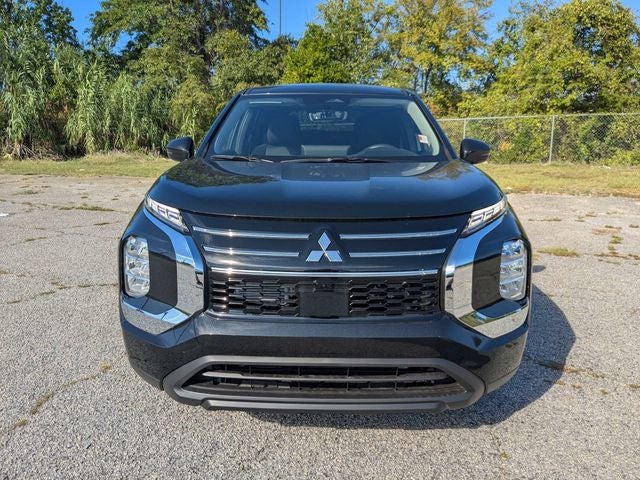 2026 Mitsubishi Outlander ES