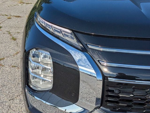 2026 Mitsubishi Outlander ES