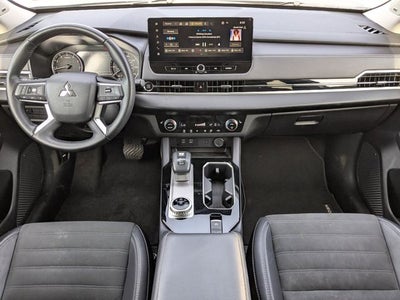 2025 Mitsubishi Outlander SE
