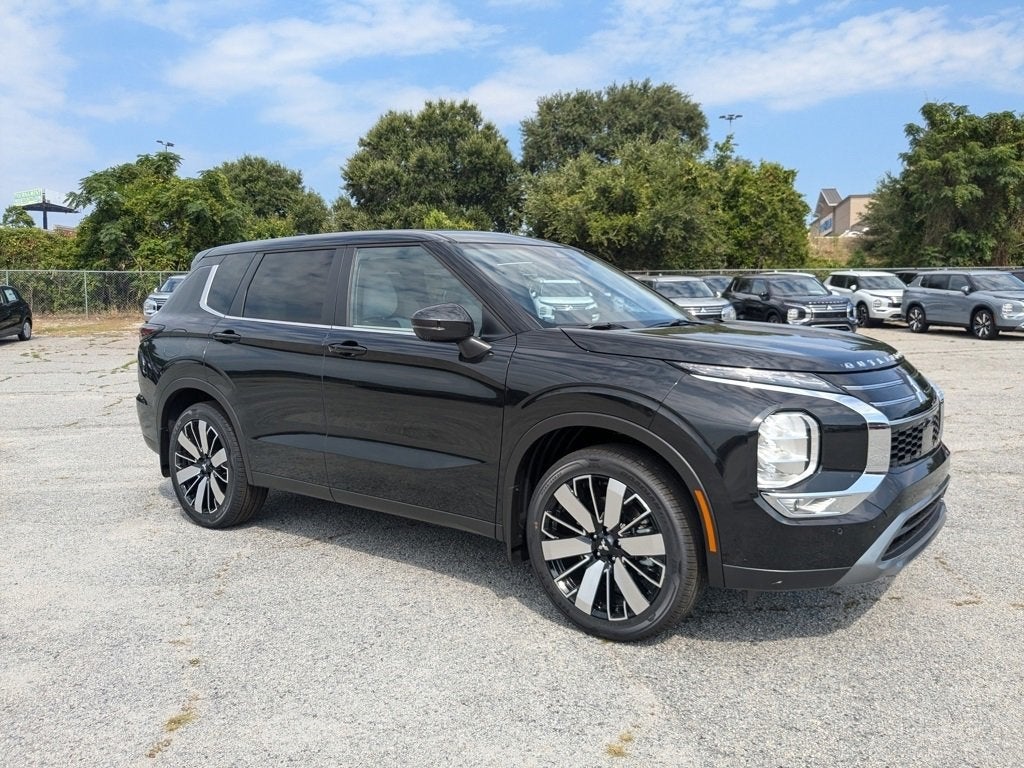 2025 Mitsubishi Outlander SE