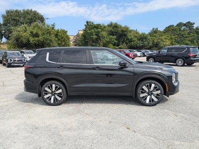 2025 Mitsubishi Outlander SE