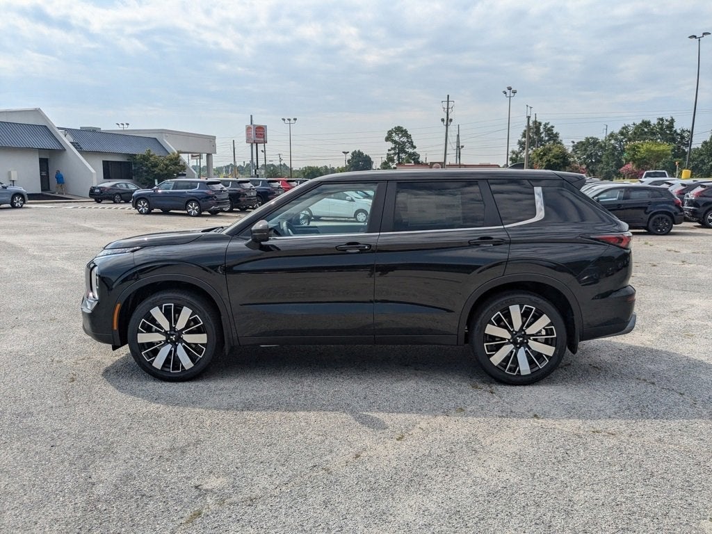 2025 Mitsubishi Outlander SE