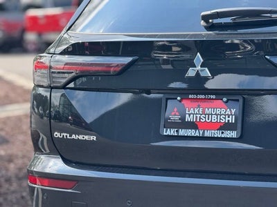 2025 Mitsubishi Outlander SE