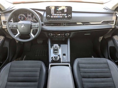 2024 Mitsubishi Outlander SE