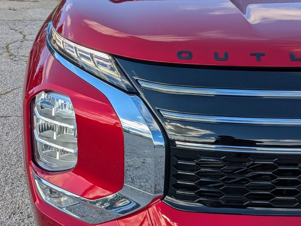 2025 Mitsubishi Outlander SE