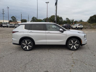2025 Mitsubishi Outlander SE