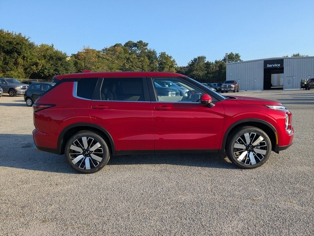 2025 Mitsubishi Outlander SE