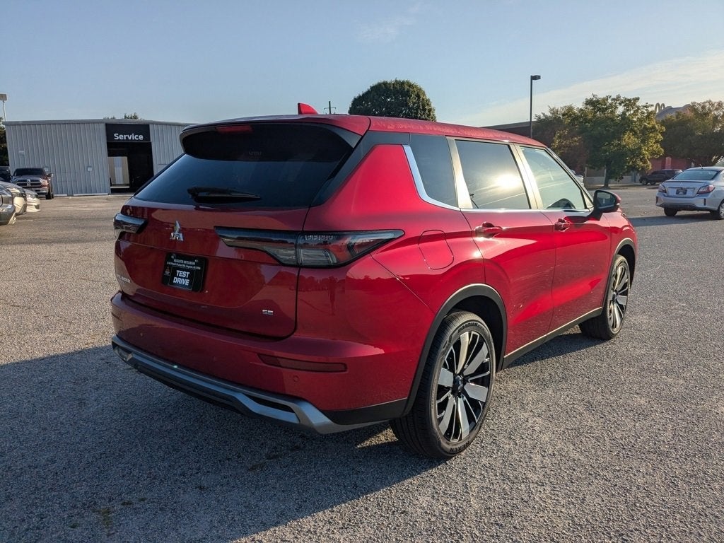 2025 Mitsubishi Outlander SE